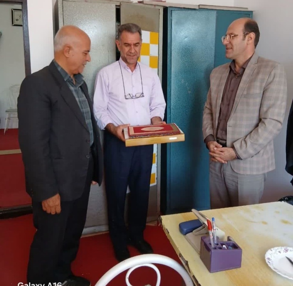 دیدار با ۱۶ پیشکسوت بازنشسته شهرستان بناب