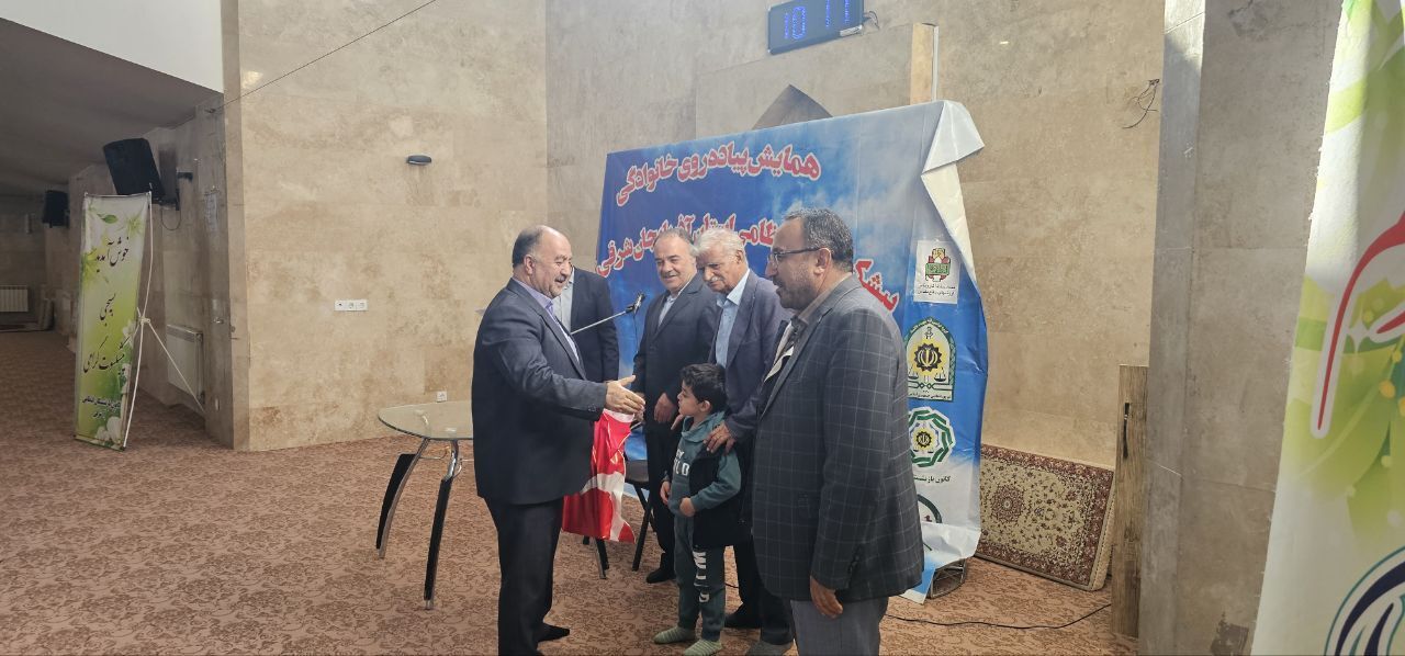 اجرای همایش پیاده روی پیشکسوتان انتظامی شهرستان تبریز بهمراه خانواده