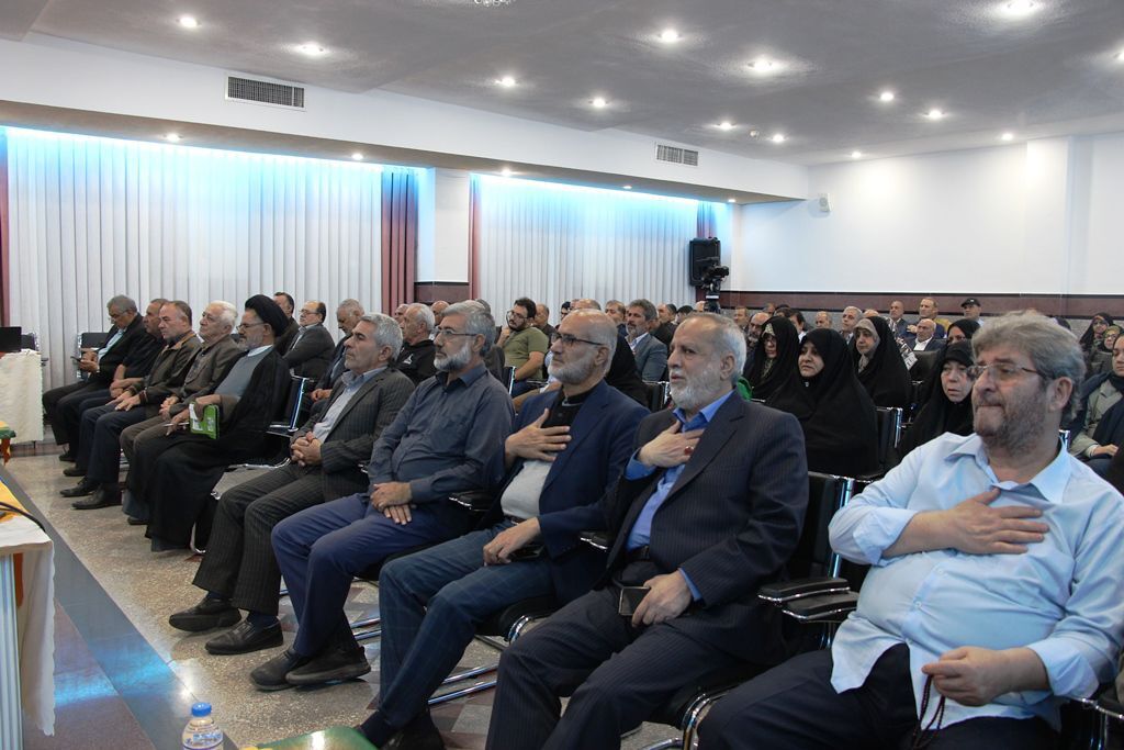برنامه فرهنگی بصیرتی نمایندگان مجمع کانون به اتفاق خانواده برگزار شد
