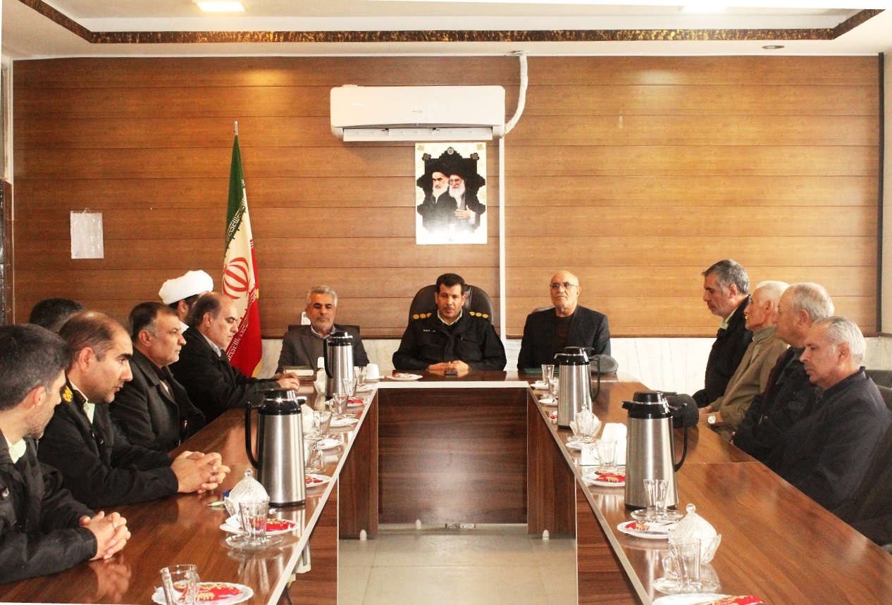 افتتاح دفتر نمایندگی کانون بازنشستگان فریدن در ستاد فرماندهی انتظامی شهرستان