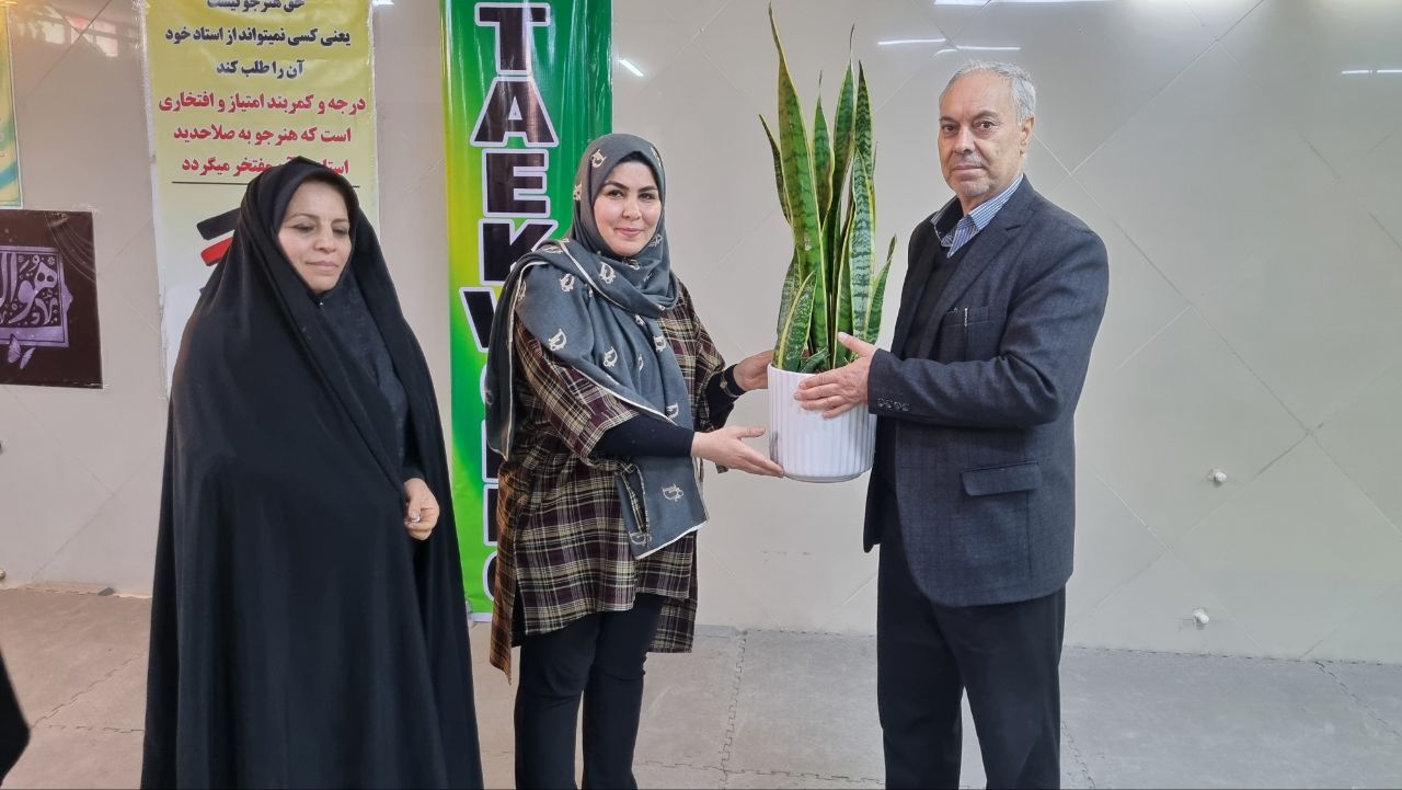 برگزاری جشنواره ورزشی بانوان بازنشسته به مناسبت گرامیداشت دهه مبارک فجر در استان البرز