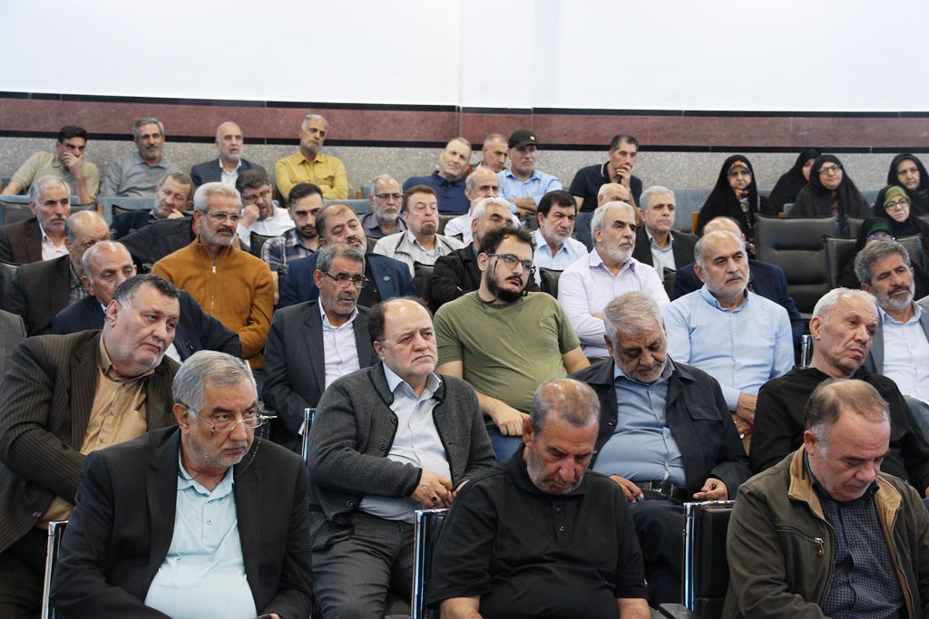 برنامه فرهنگی بصیرتی نمایندگان مجمع کانون به اتفاق خانواده برگزار شد