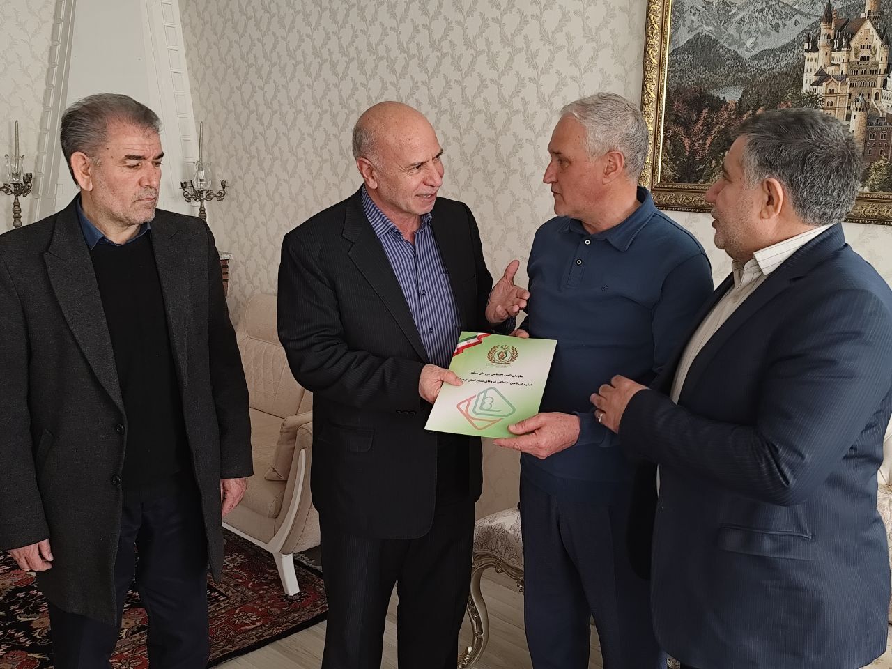 دیدار با ۶ تن از بازنشستگان و مستمری بگیران استان اردبیل