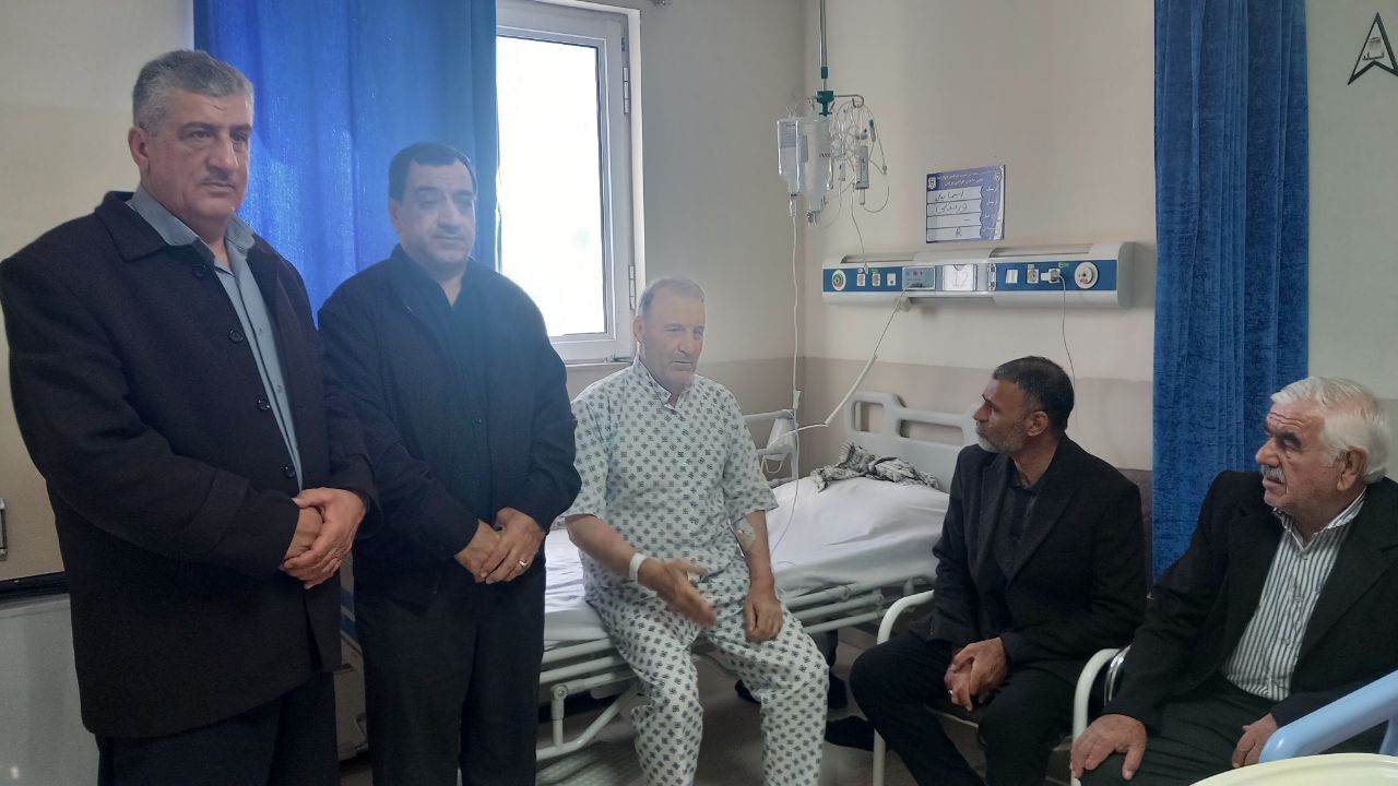 عیادت از ۵ نفراز بازنشستگان در بیمارستان حضرت ابوالفضل (ع) فراجا کرمانشاه